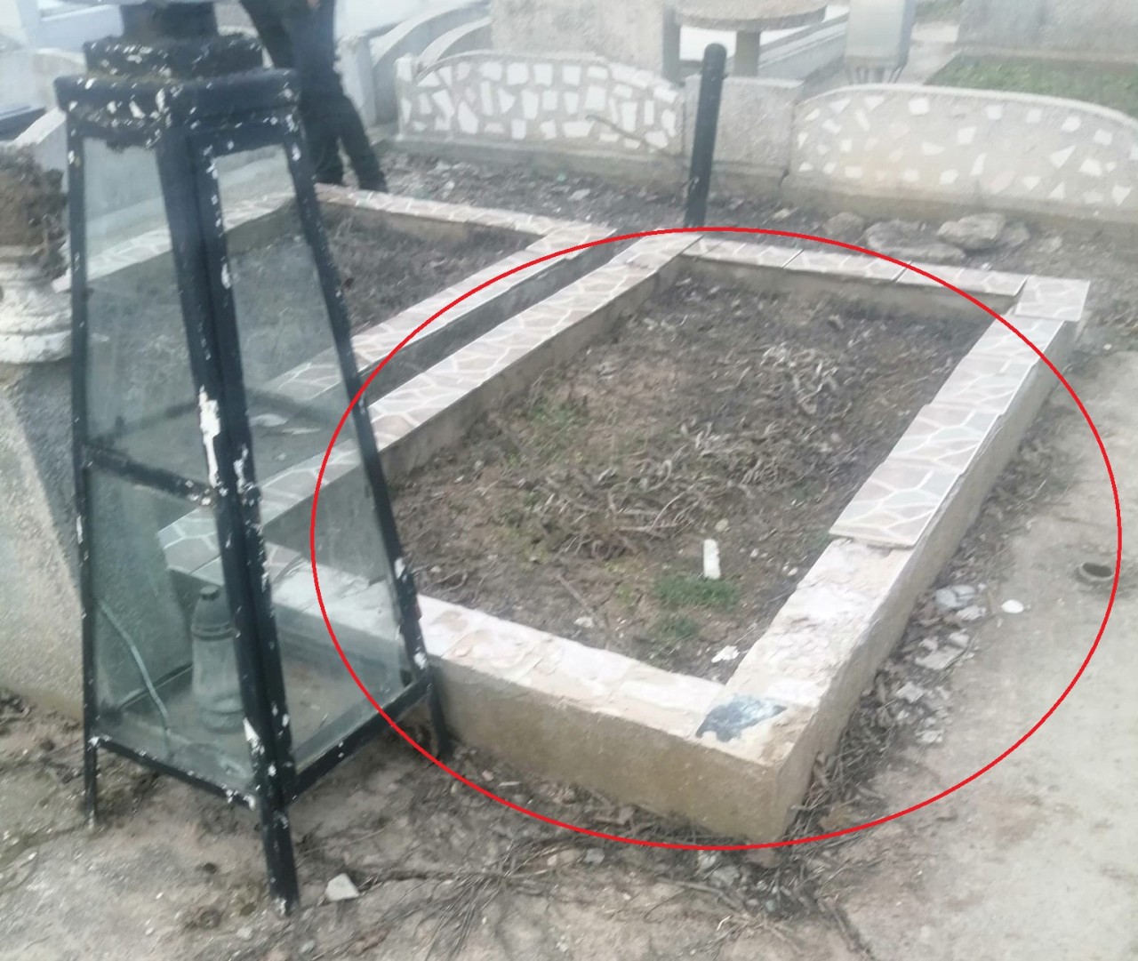 Primăria Murfatlar, acuzată de distrugere de morminte! Primăria Murfatlar, acuzată de distrugere de morminte!