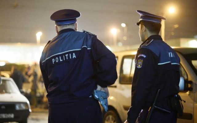 Beat și fără permis, a furat mașina de serviciu și a plecat la plimbare