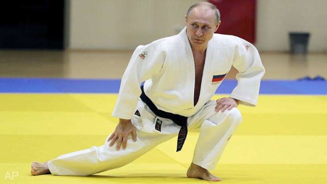 Judo: Federaţia internaţională i-a suspendat lui Vladimir Putin calităţile de preşedinte de onoare şi ambasador al FIJ