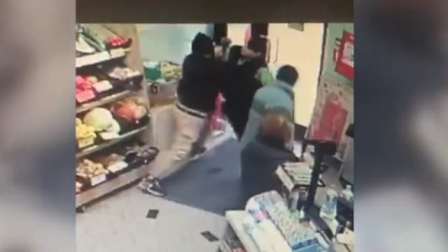 Și-a răpit fosta iubită și acum vrea să iasă din închisoare că i-a născut nevasta