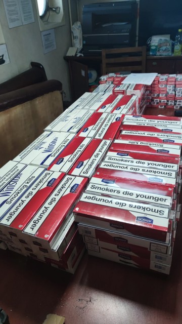 Ţigări de contrabandă, descoperite la bordul unei nave!