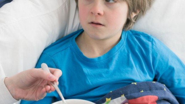 De ce este greșit să-ți forțezi copilul să mănânce când se simte rău