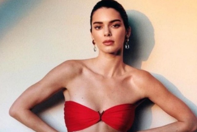 Kendall Jenner a pozat complet goală! Îi dă Instagramul jos imaginea de 8 milioane de aprecieri?