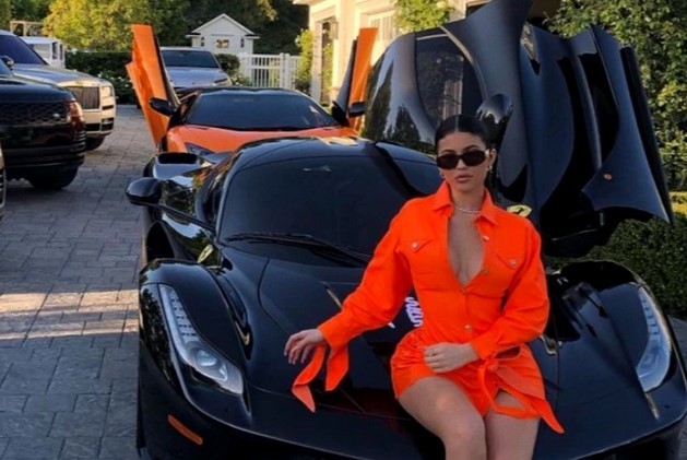 Kylie Jenner are 15 mașini, de 6 milioane dolari. Cum arată colecția de lux