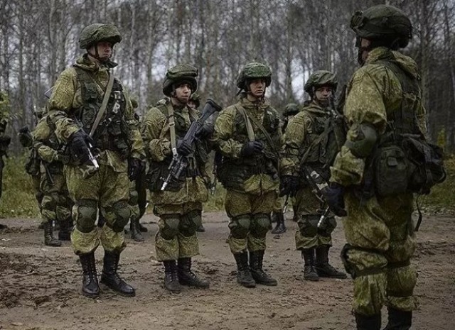 Ucraina oferă amnistie și bani soldaților ruși care depun armele