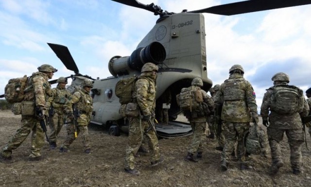 S-a activat planul de apărare a NATO. Mai mulți militari americani ar putea sosi în Europa de Est