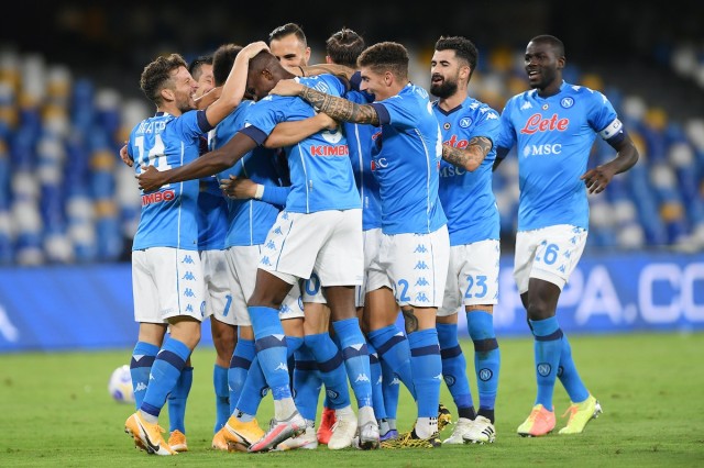 Napoli a câştigat derby-ul cu AS Roma şi se menţine lider în Serie A