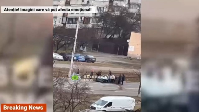 ȘOCANT! Un tanc rusesc trece peste o mașină, în Kiev. VIDEO