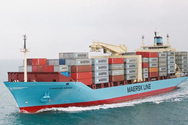 Maersk suspendă toate transporturile de containere către şi din Rusia