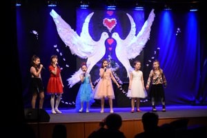 Primăria Medgidia a organizat un spectacol dedicat zilei de 8 martie