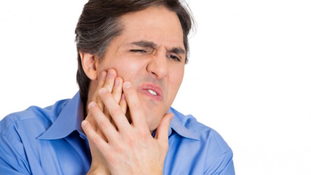 Boala silențioasă care poate fi provocată de igiena orală precară