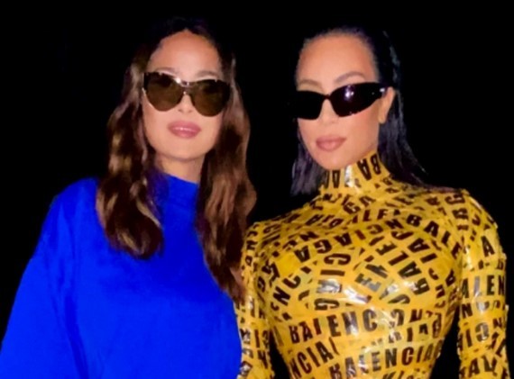 Salma Hayek, îmbrăcată în drapelul Ucrainei, alături de Kim Kardashian