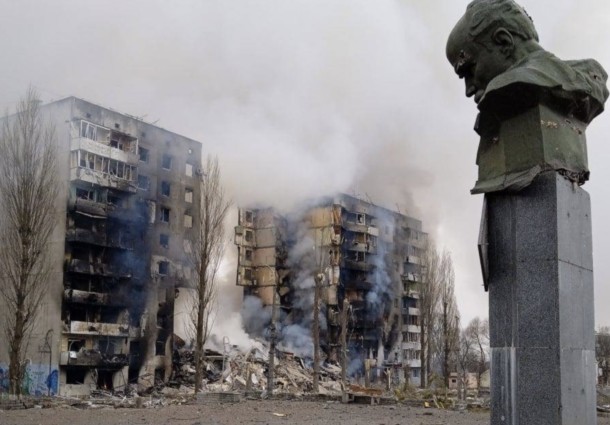 BBC: Rușii văd la televizor că Ucraina se bombardează singură