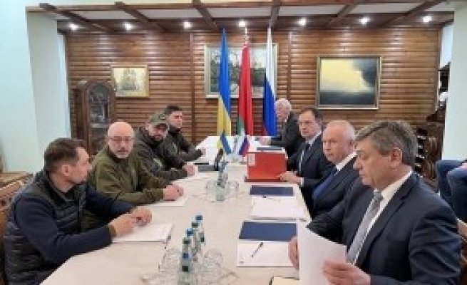 Rusia și Ucraina au semnat mai multe armistiții