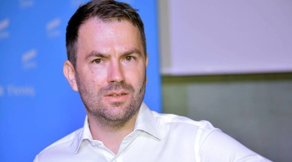 Drulă: „Răstitul militar la preţuri, asa cum face premierul, nu este o soluţie“