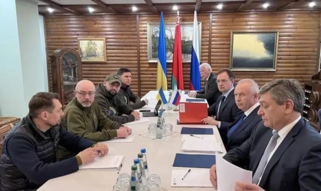 Rusia este dispusă să reia negocierile cu Ucraina