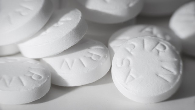Pericolele automedicației. Ce riști dacă iei o aspirină pe zi