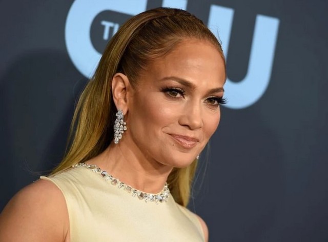 Adevărata față a lui Jennifer Lopez! Cum arată solista fără strop de machiaj