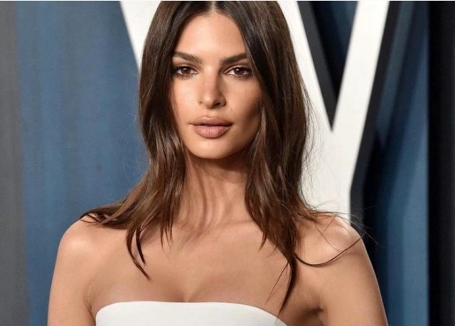 Emily Ratajkowski, mai senzuală ca niciodată la un an după ce a născut