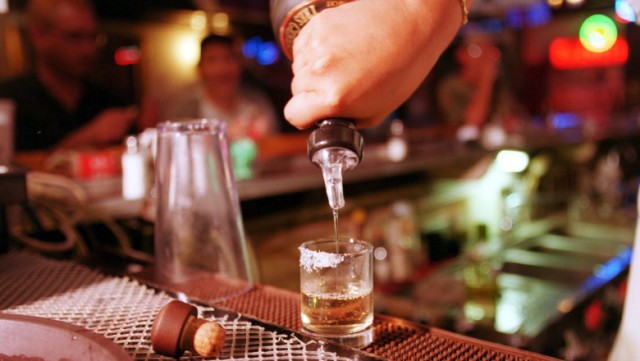 Detaliul care dezvăluie că am putea suferi de hipersensibilitate la alcool