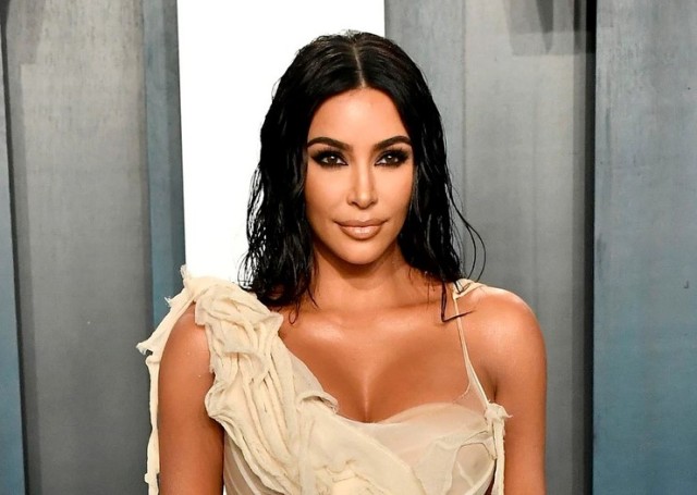 Kim Kardashian, desființată de fani după ce a transmis femeilor: „Duceți-vă dracu la muncă“