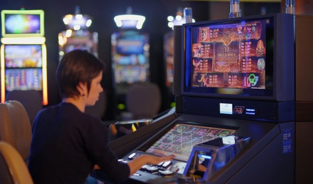 Totul despre jocul de cazinou online Sizzling Hot Deluxe și despre cum să câștigi!