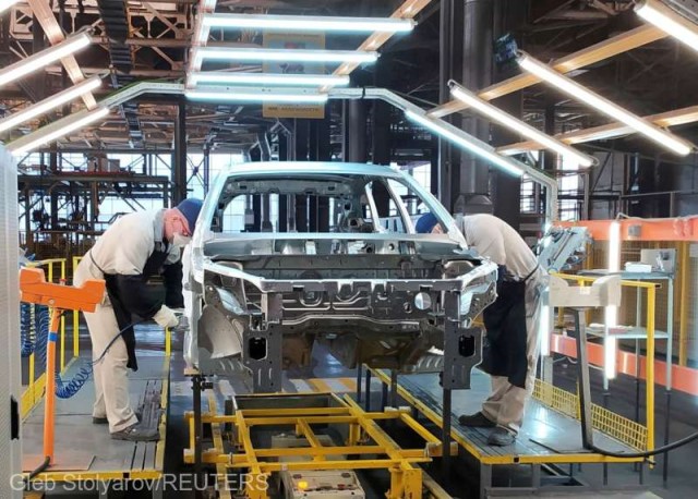 Constructorul auto rus Avtovaz suspendă producţia din cauza lipsei de componente