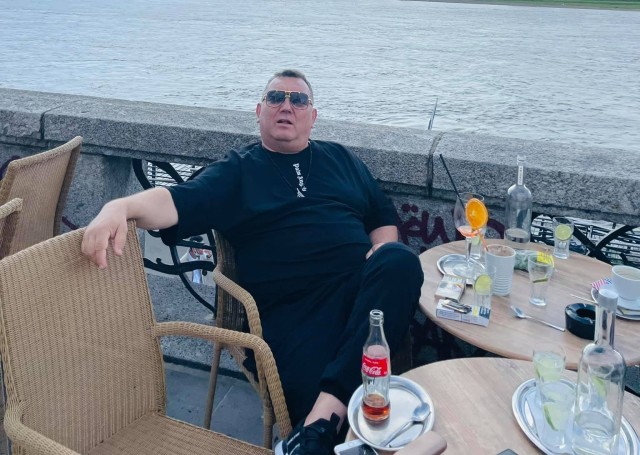 Cine este Beinur Nuredin, bărbatul împușcat în cap în restaurantul din București?!