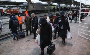 ONU anunță că 10 milioane de persoane și-au părăsit locuințele, 3,3 milioane plecând din țară