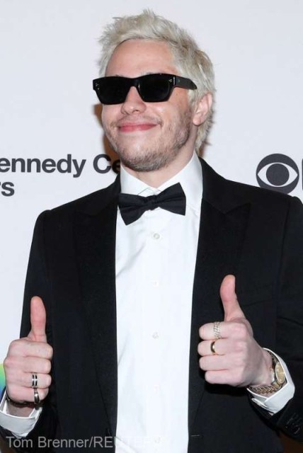 Actorul de comedie Pete Davidson, iubitul starletei Kim Kardashian, va zbura în spaţiu
