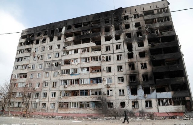Trupele ruse au bombardat o școală în care se adăposteau 400 de oameni