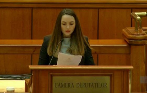 O deputată AUR vrea să instituie obligativitatea folosirii diacriticelor