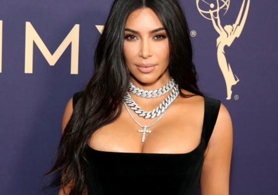 Kim Kardashian, apariție fenomenală într-un sutien minuscul! Vedeta are un trup fără cusur