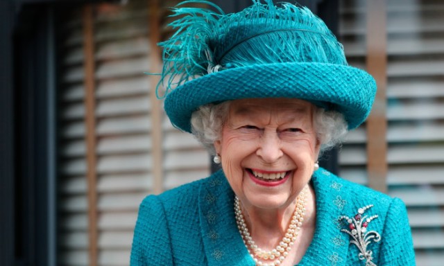 Regina Elizabeth a II-a a Marii Britanii, pentru prima dată pe coperta revistei Vogue