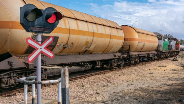 Germania vrea să-și reducă la jumătate importurile de petrol din Rusia până la vară