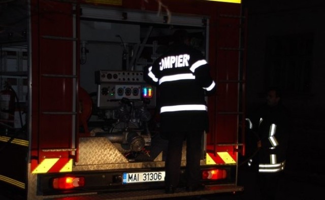 Incendiul la o casă de pe strada George Enescu din Mangalia