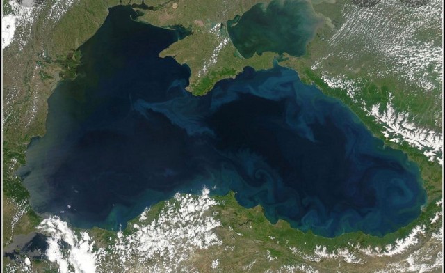 Alertă în Marea Neagră! România și Bulgaria avertizează că există mine care plutesc în derivă