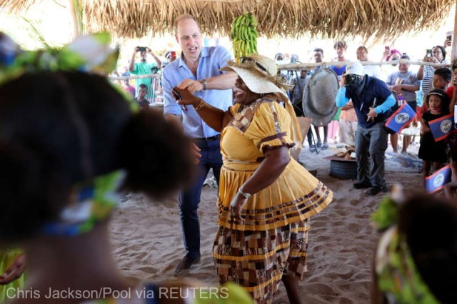 Prinţul William şi soţia lui au dansat şi au preparat ciocolată alături de locuitorii unui sat din Belize