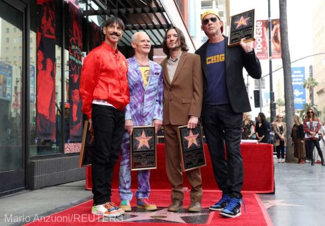Trupa Red Hot Chili Peppers a primit o stea pe Hollywood Walk of Fame
