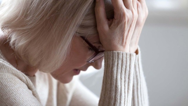 Atacurile de panica declanșate de menopauză – de ce apar și cum se tratează