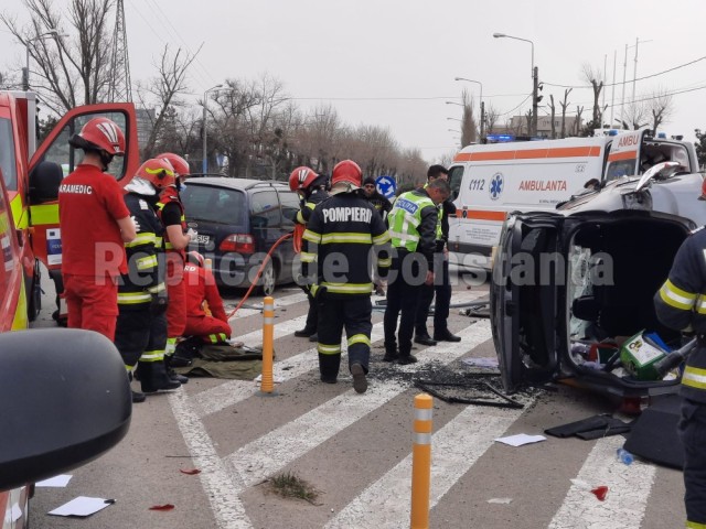 Accident rutier în stațiunea Mamaia: O persoană este încarcerată