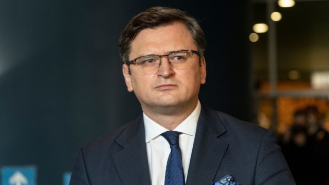 Kuleba: Ţările UE care refuză un embargo asupra petrolului rusesc vor fi 'complice' la crimele de război
