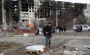 Rusia dă un ultimatum: Promite să cruţe vieţile soldaţilor ucraineni de la Mariupol dacă se predau