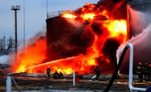 Explozie foarte puternică în Liov: rușii au lovit o unitate petrolieră