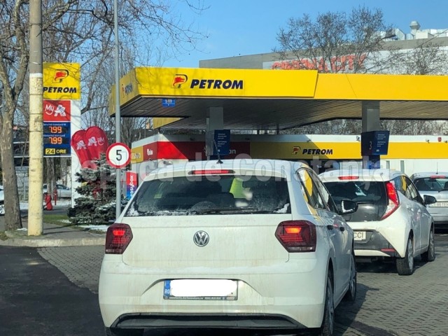 A fost inițiată o petiție pentru plafonarea tarifelor la combustibil