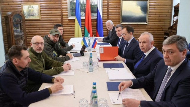 Negociatorul-șef al Rusiei: Reducerea acțiunilor militare în direcția Kiev și Cernihiv nu înseamnă încetarea focului