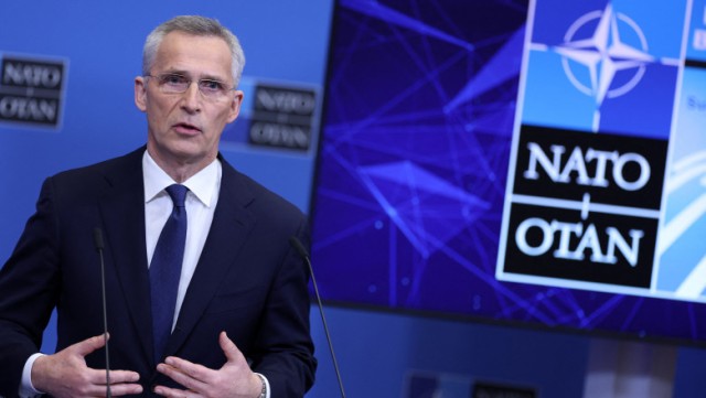 Jens Stoltenberg: Rușii nu se retrag, se regrupează pentru alte atacuri