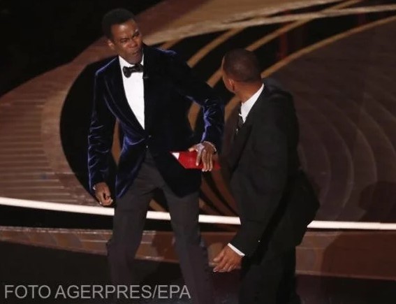 Will Smith i-a cerut scuze public lui Chris Rock pentru palma de la Gala Oscar