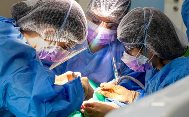 Medicii de la Spitalul 'Dr. C.I Parhon' din Iași au efectuat cinci transplanturi renale în şapte zile