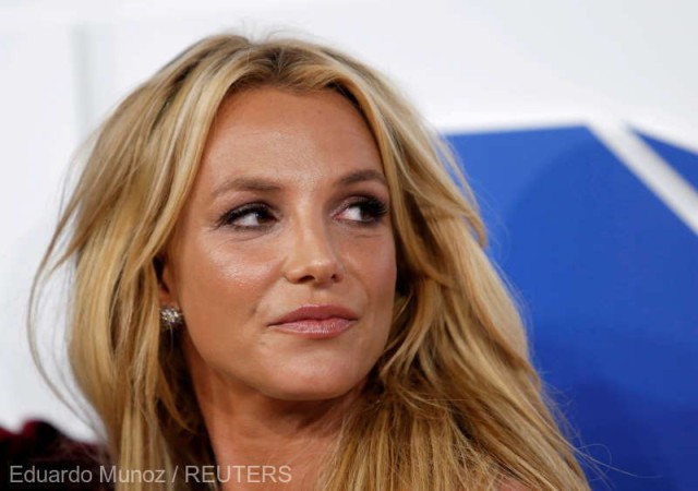 Britney Spears a plecat în vacanță cu un alt bărbat